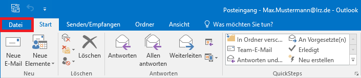 Fensterausschnitt Posteingang ... Outlook. In der Menüleiste markiert Datei. Der Rest ist hier nicht wichtig.