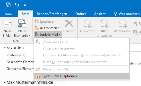 Outlook-Fensterausschnitt. Ausgewählte Registerkarte Start. In der zweiten Befehlsgruppe ausgewählt Junk-E-Mail, darunter das aufgeklappte Untermenü, der sechste und letzte Punkt ist ausgewählt und heißt Junk-E-Mail-Optionen...